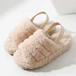 Ladies Slippers Cream Medium(damaged box reduced)